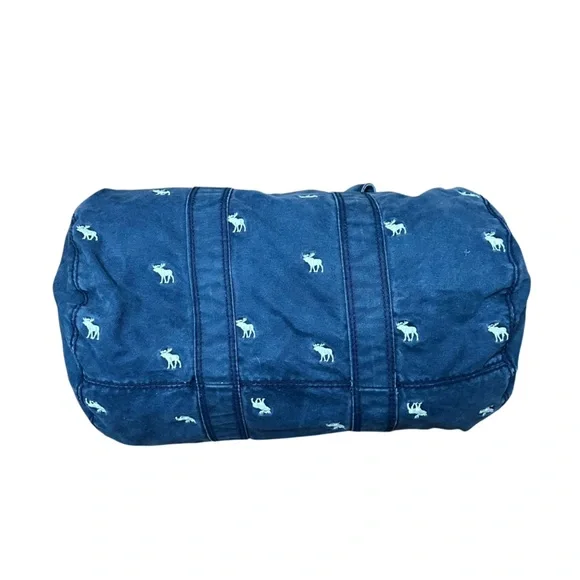 Abercrombie & Fitch Logo Duffel Bag - Picture 7 of 9